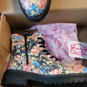 Sugar Kaedy Vintage Floral Combat Boots with Zipper